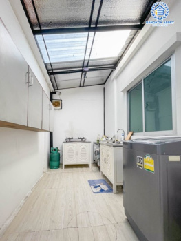 *****ทาวน์เฮ้าส์มือสองย่านปทุมธานี ม.พฤกษา แจ้งวัฒนะ-ราชพฤกษ์ หลังมุม! เนื้อที่ 21.1 ตร.ว. ฟังก์ชัน 3 ห้องนอน 2 ห้องน้ำ 1 ที่จอดรถ บนทำเลศักยภาพ ใกล้รถไฟฟ้าสายสีชมพู "สถานีห้าแยกปากเกร็ด" และทางด่วน "ศรีรัช (แจ้งวัฒนะ)" จองด่วน!